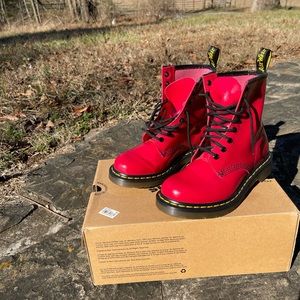 Dr Martens Red Rouge Patent Leather Lamper Boots W-7 Pre-owned w/ Box
